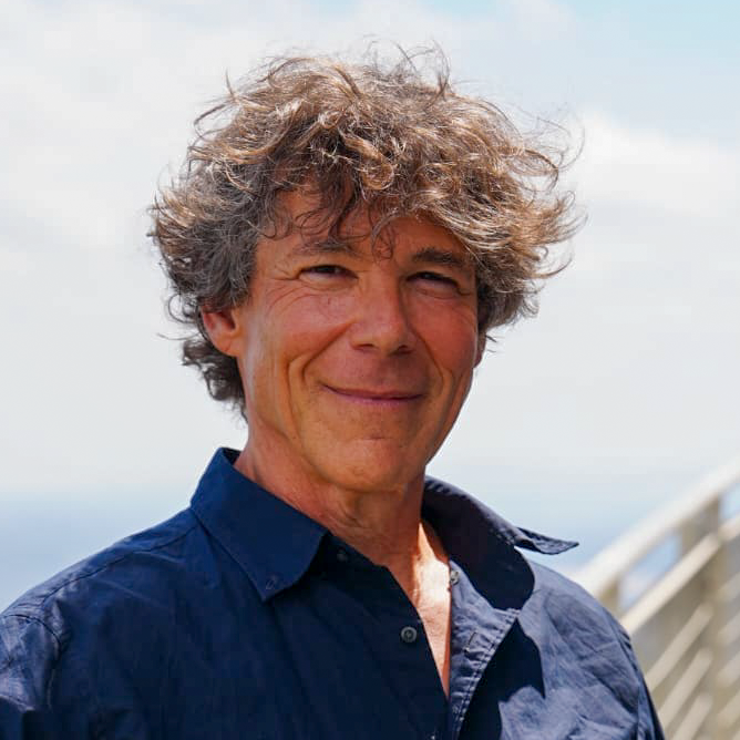 Read more about the article Prof. David Roe, Directoer